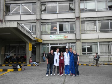 Our group of exchange students outside the Hospital San Juan de Dios in
Armenia, Columbia.